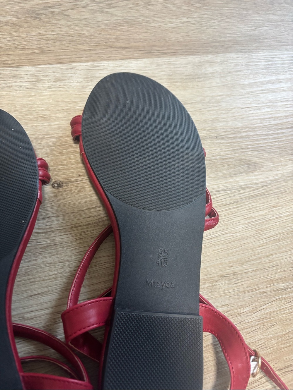 Red sandals - Picture 3 of 3